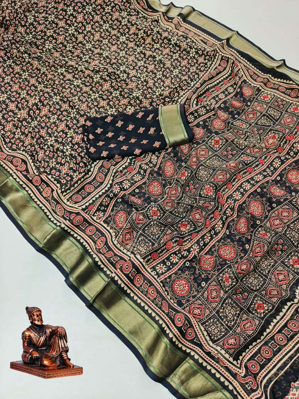 KALINI CATALOGUE SIMPLE YET ELEGANT PURE DOLL MOSS FABRIC SAREE WHOLRSALE IN SURATKALINI CATALOGUE SIMPLE YET ELEGANT PURE DOLL MOSS FABRIC SAREE WHOLRSALE IN SURAT